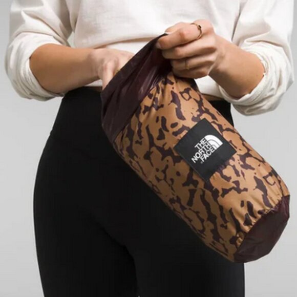 The North Face Circaloft Pant in Almond Butter Graphic Dye Print Size M NWT - Picture 4 of 15